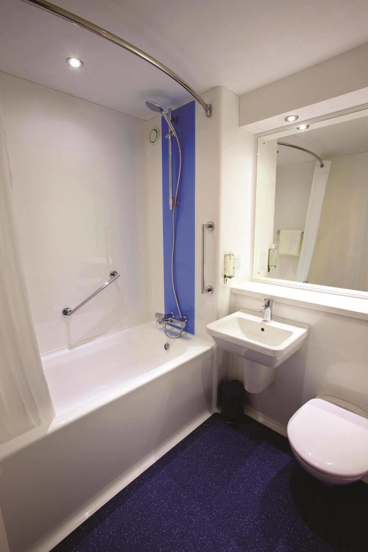 Travelodge London Woolwich Екстер'єр фото