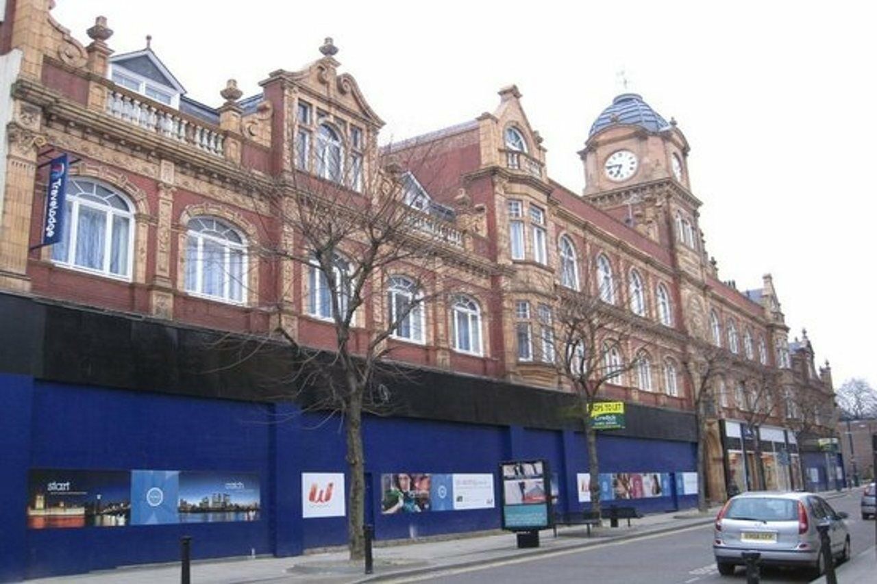 Travelodge London Woolwich Екстер'єр фото